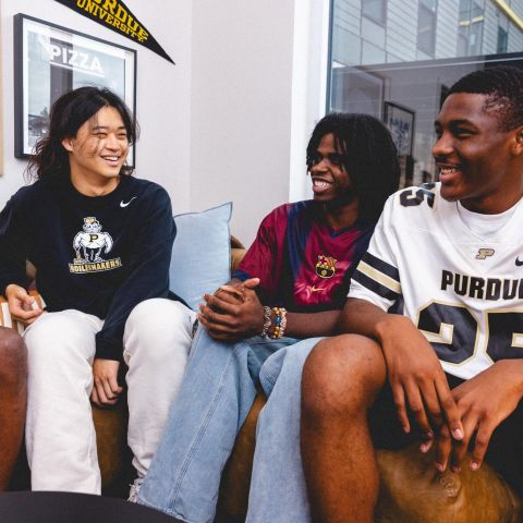 Calling all friend groups📢 If you're still looking for a place where you can all live together in style and unbeatable comfort, then sign a 3 or 4 bedroom unit at EVER before we run out🚨

Don't miss out on the perfect spot for you and your friends. Tour today!