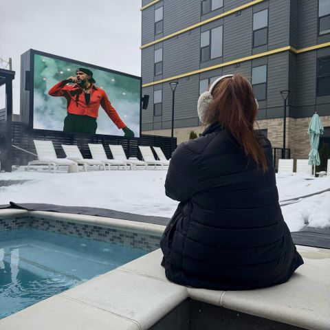 Game-day looks different when you live at Ever! 
Catch the action on our oversized jumbotron, kick back in the social lounge, or keep it on while you crush a workout in the fitness center. 

However you choose to watch, the vibe is already set🏈

#purdue #thefutureisyours #everwestlafayette #purdueuniversity #studenthousing