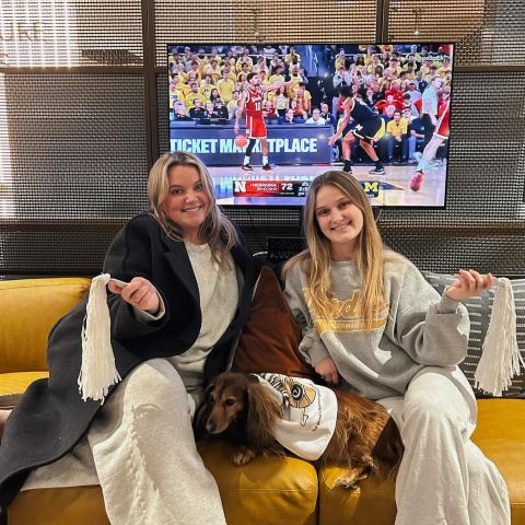 just to remind you…this is how we watch the game⛹️‍♂️